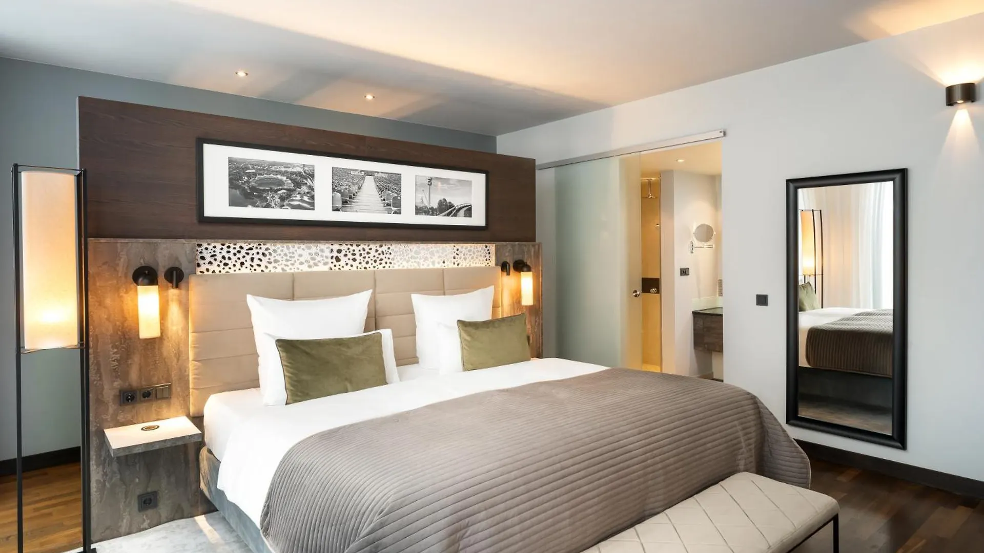 Leonardo Royal Hotel Munich